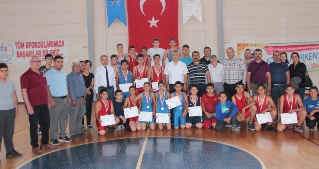 Gençlik Haftası Finali Güreş