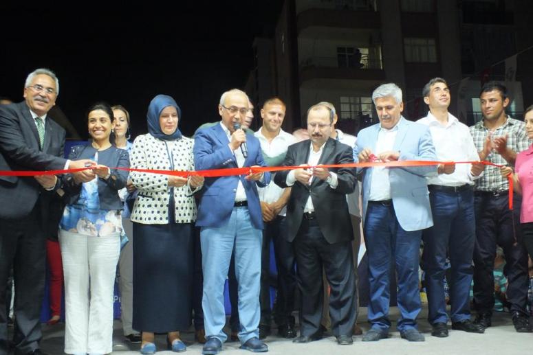 Prestij Caddesine Bakanlı açılış