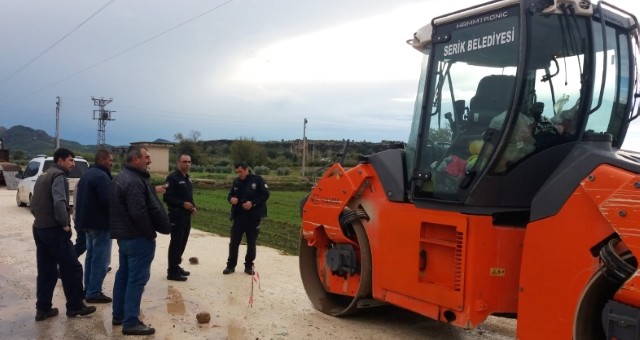Belkıs Mahallesinde İş Makinelerinin Camları Kırıldı