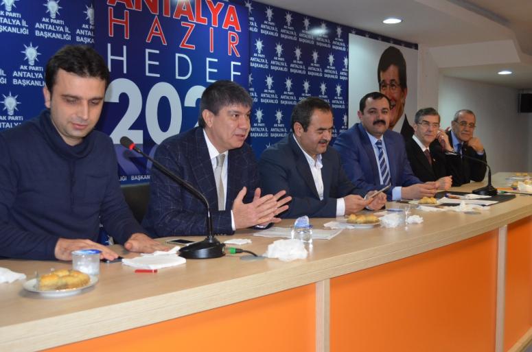 Antalya Ak Parti'de İlk Yönetim Kurulu Toplantısı Yapıldı