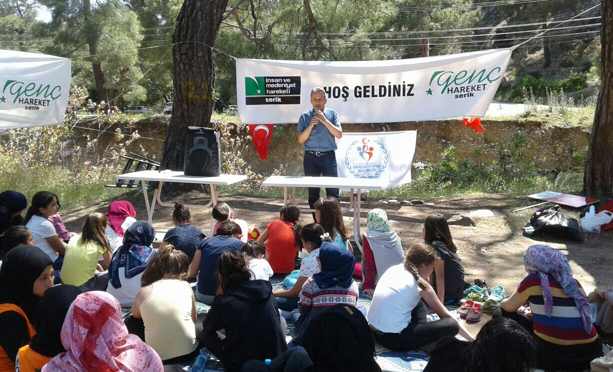 Gençler, Hz. Muhammed (S.a.v) İzinde Yürüyor
