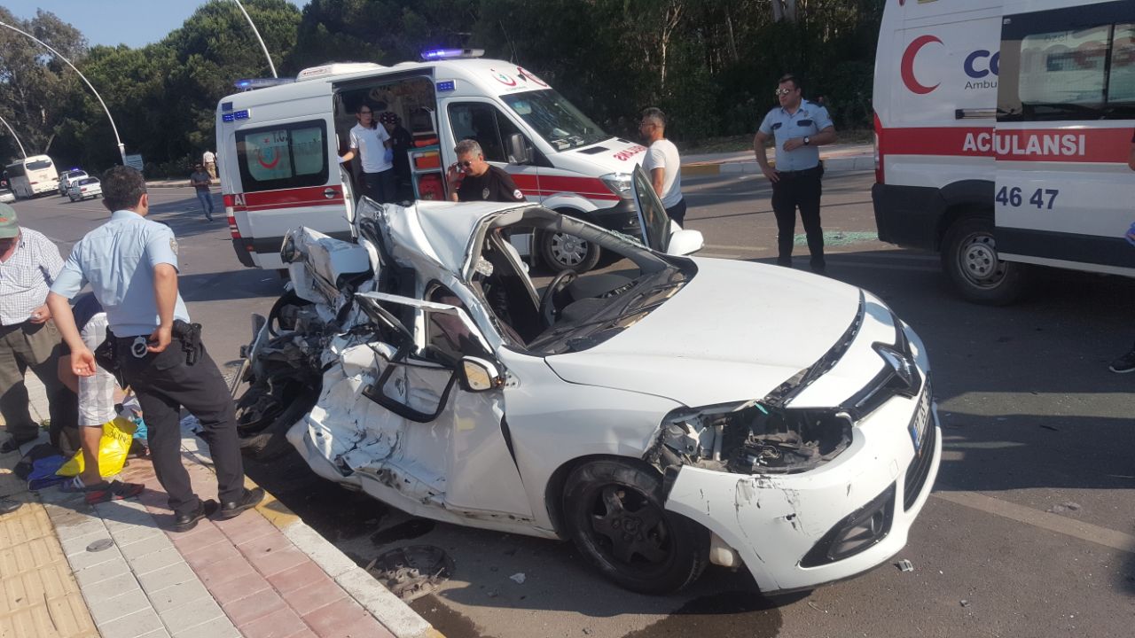 Serik’te Zincirleme Kaza; 1 Ölü 2 Yaralı