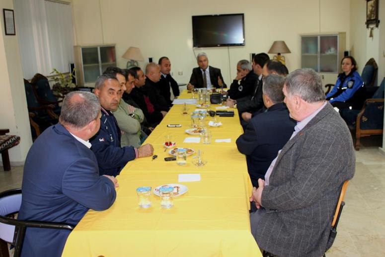 Emniyet Merkezdeki Mahalle Muhtarları İle Huzur Toplantısı Yaptı