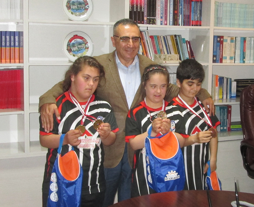 Şampiyonları Kaymakam Şimşek, Tebrik Etti