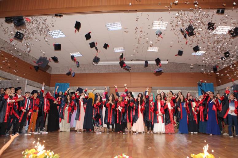 Kaynak Koleji 8. Dönem Mezunlarını Uğurladı