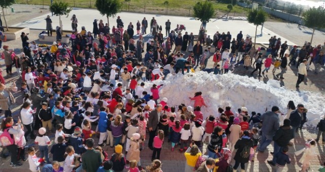 Kadriye İlkokulu Farklılığını Gösterdi, Kadriye’ye Kar Yağdı