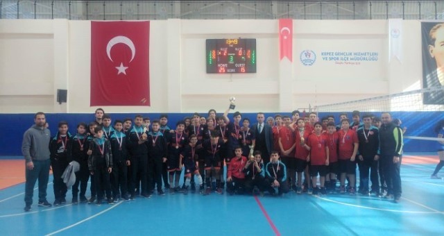 Serik’e 2 Kupa Getirdiler
