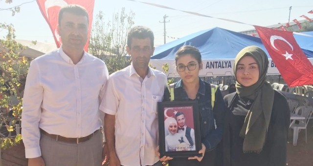 Atatürk Anadolu Lisesi Şehidimizin Ailesini Ziyaret Etti