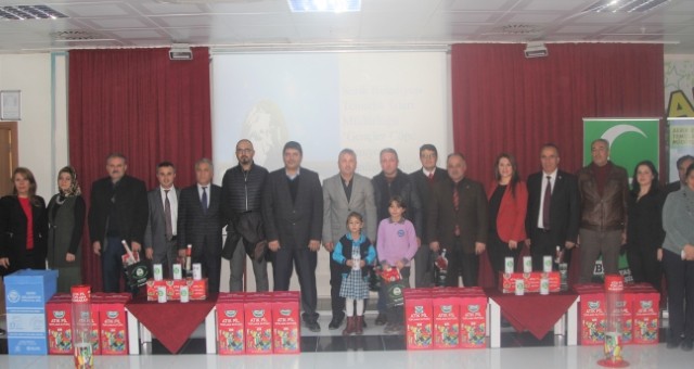 Gençler Çöpe Atmıyor, Dönüştürüyor
