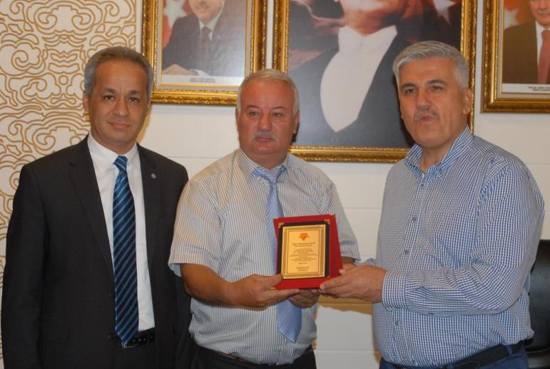 Antalyagücü’nden Çalik’a Plaket
