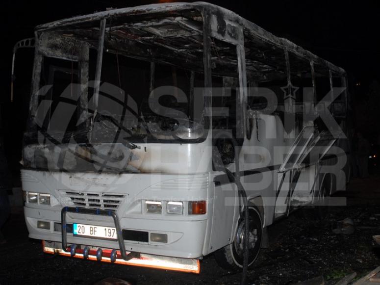 Park Halindeki Otobüs Yandı