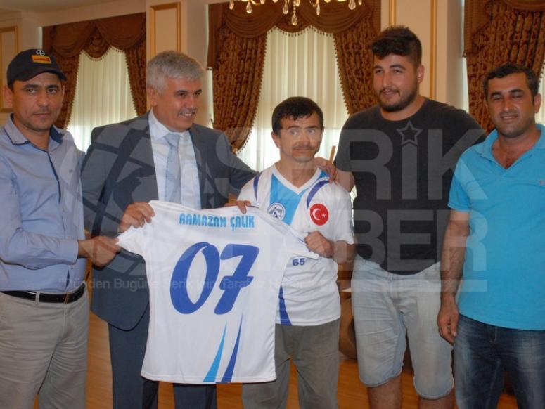 Başkana Amigo Ercan’dan Forma