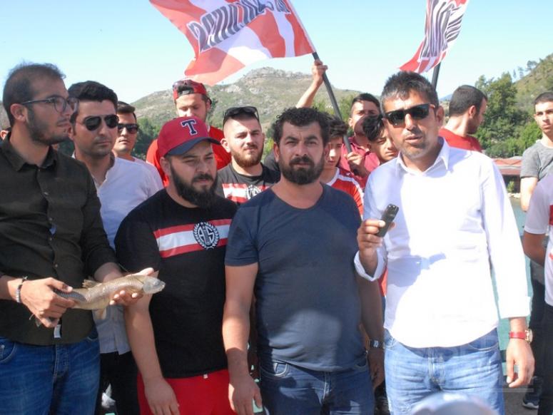 Red Soldiers Taraftar Grubundan Balık Ölümlerine Tepki