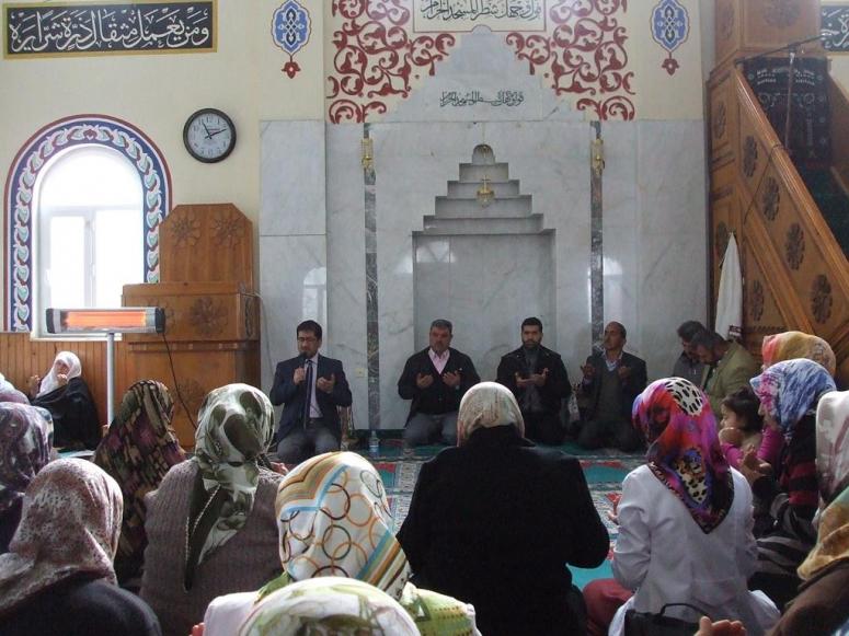 Abdurrahmanlar Zümrüt Camiinde Bayanlara Konferans