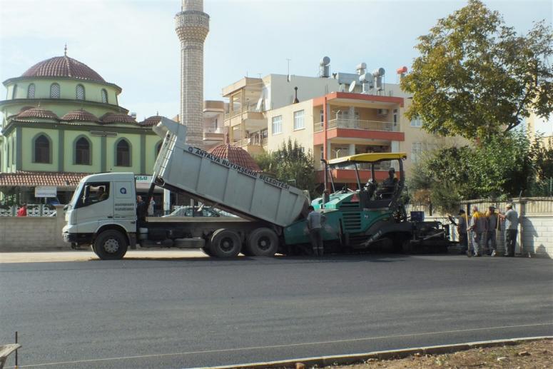 Tekeli Okulunda Asfaltlama Çalışması
