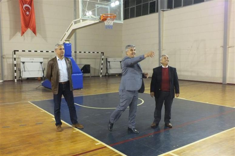 Geleneksel Öğretmenler Voleybol Turnuvası Başladı