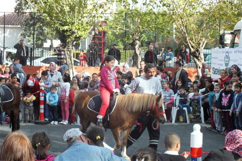 Serik’li Miniklerin At Binme Mutluluğu