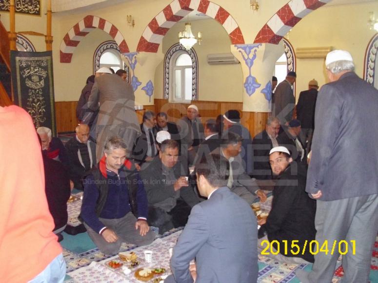 Zümrüt Camiinde Sabah Zikri Ve Dua Buluşması