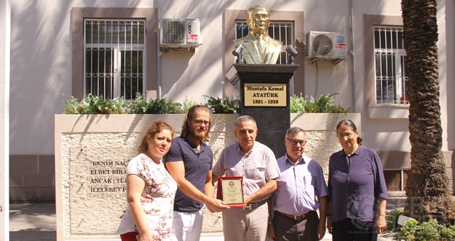 Hükümet Konağı Bahçesine Yeni Atatürk Büstü