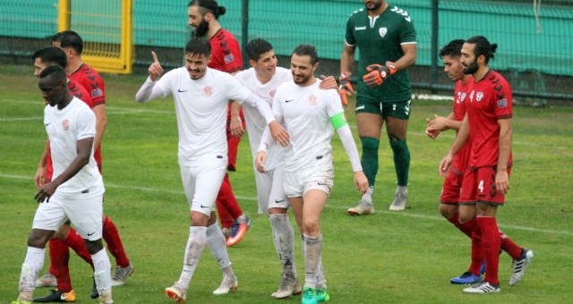 Antalyaspor, özel maçta Afganistan Milli Takımı'nı 1 - 0 yendi