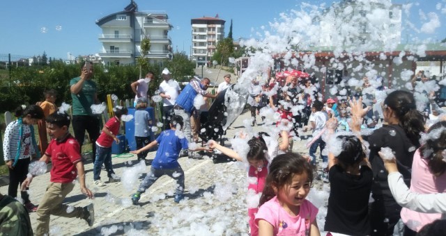 Akçaalan İlkokulunda Şenlik Tadında Okuma Bayramı