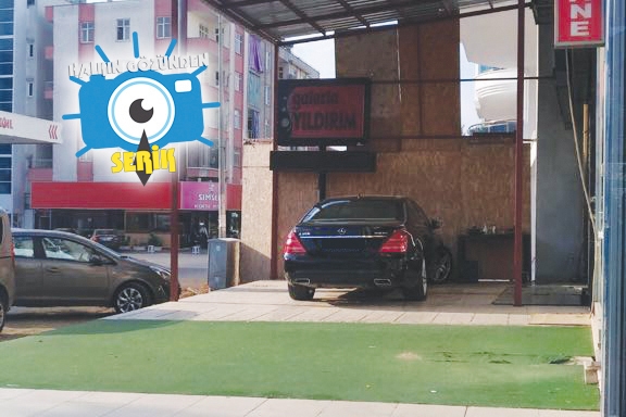 Araçlar artık kaldırımlara park ediyor