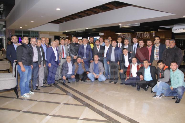Güreş Ağası'ndan Pehlivanlara Yemek Ziyafeti