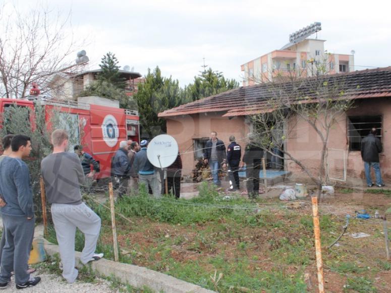 Çıkan Yangında Ev Kül Oldu