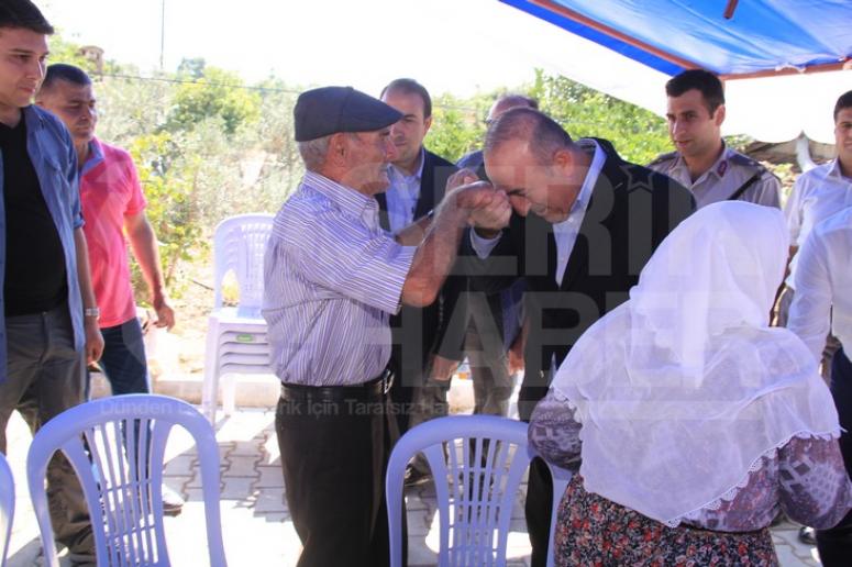 Çavuşoğlu “Gerekirse Seni Avrupa’ya Götürürüm Dedem”