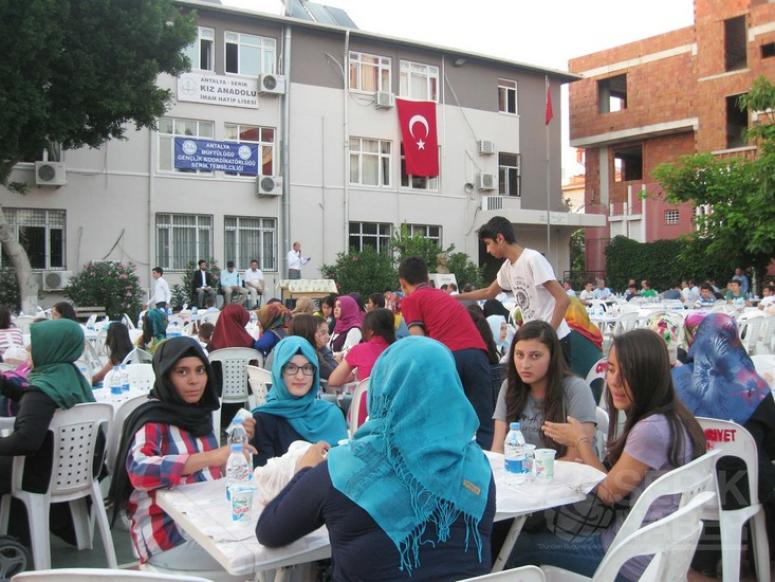 Serik Gençliği İftarda Buluştu