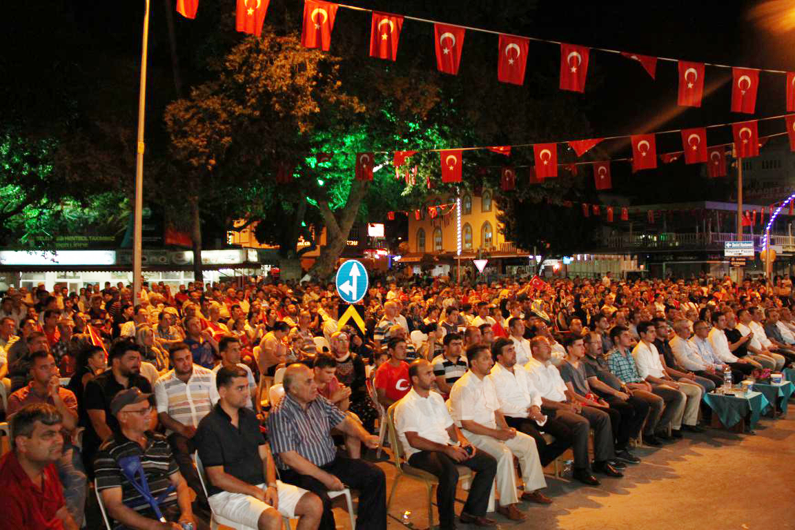 Serik’te 15 Temmuz anısına vatandaşlar yine nöbet tuttu
