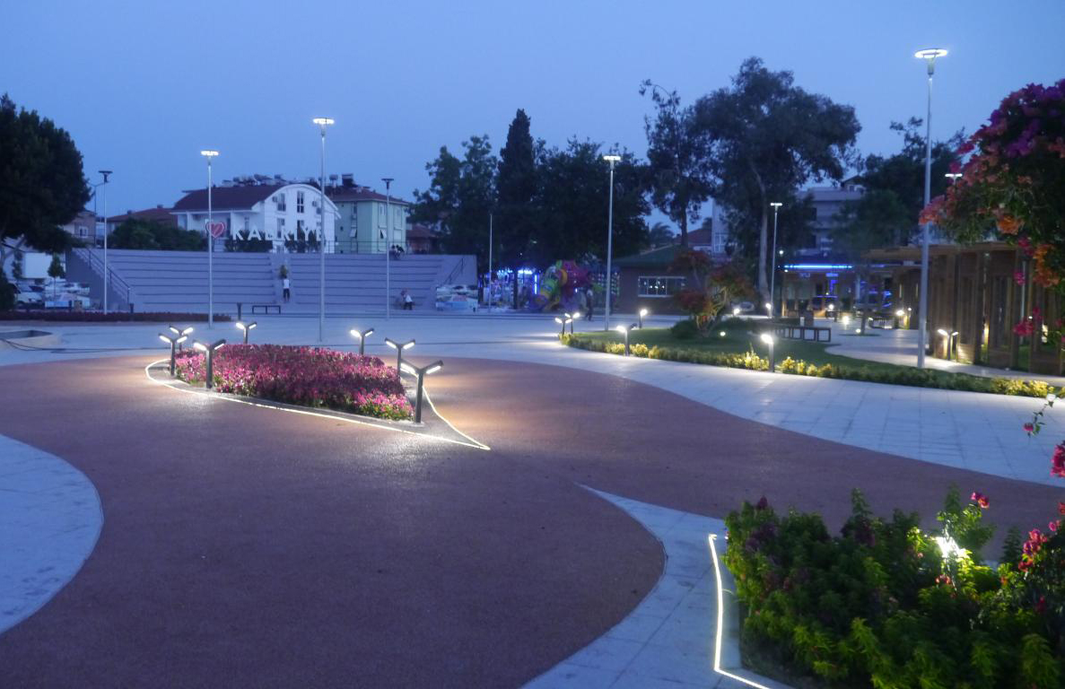 Kadriye Kent Meydanına Son Rütüşlar