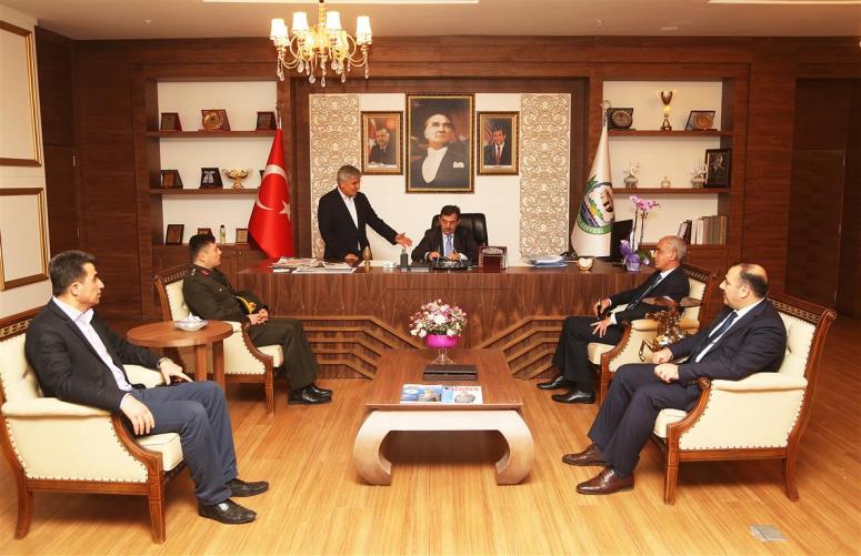 Çevre Ve Şehircilik Bakanından Serik’te Gece Turu