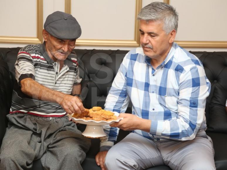 Şehit Dedesi Başkan Çalık’ı Ziyaret Etti