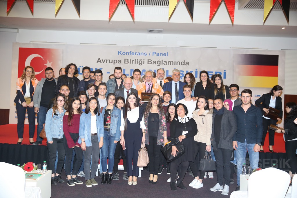 Verheugen, Avrupa’ya Mesajını Serik’ten Verdi