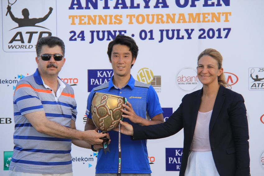 Antalya Open Şampiyonu Japon Yuichi