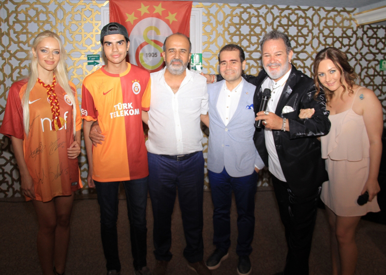 Selçuk İnan forması 10 bin liraya satıldı