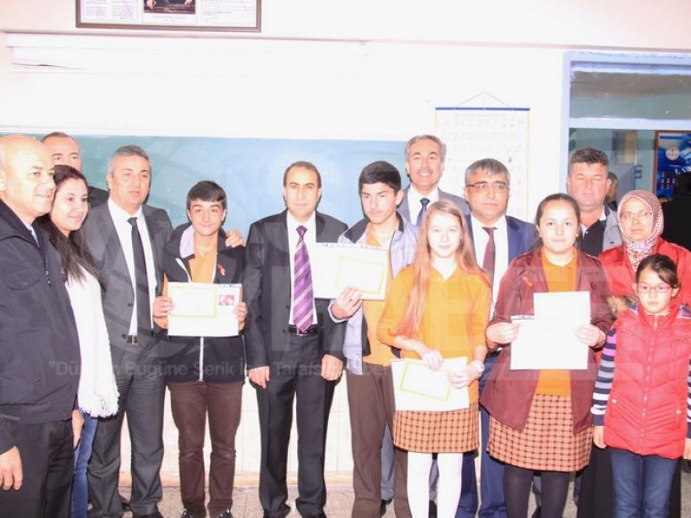 Öğrencilerin Karne Heyecanı