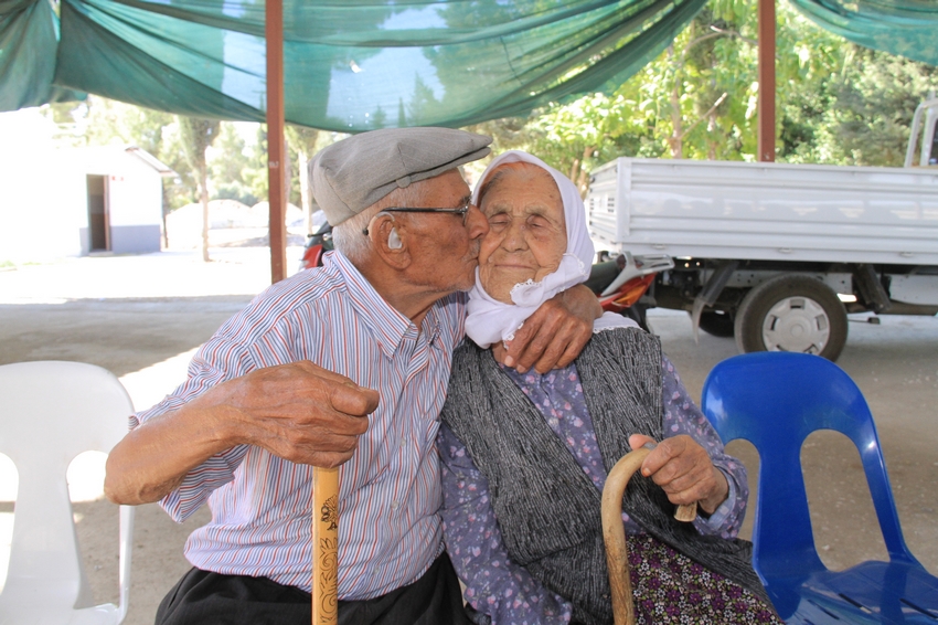 Asırlık yaşamda 75 yıllık örnek Aşk