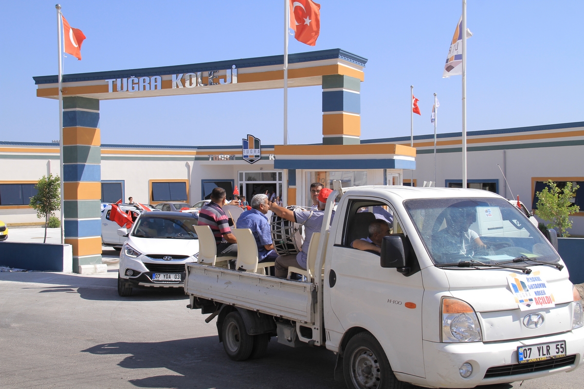 Tuğra Koleji’nden Davullu Zurnalı Açılış Konvoyu