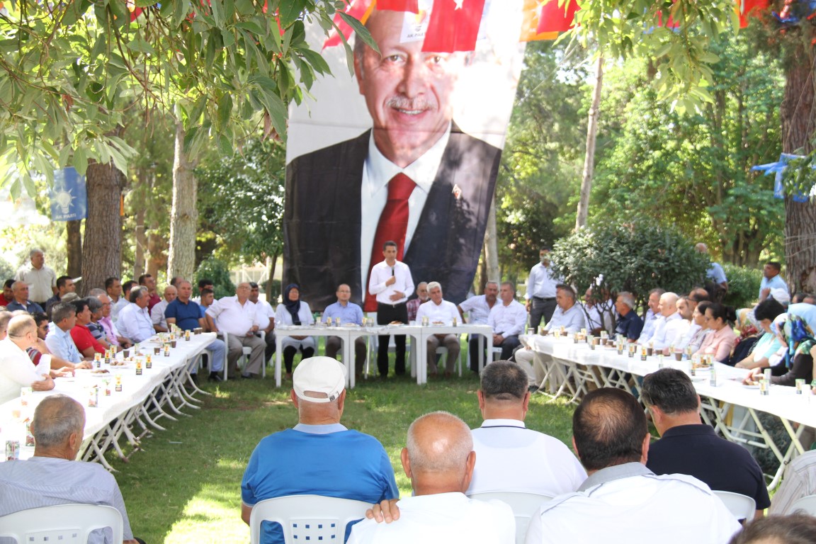 Serik Ak Parti’de Bayramlaşma DSİ Parkta yapıldı
