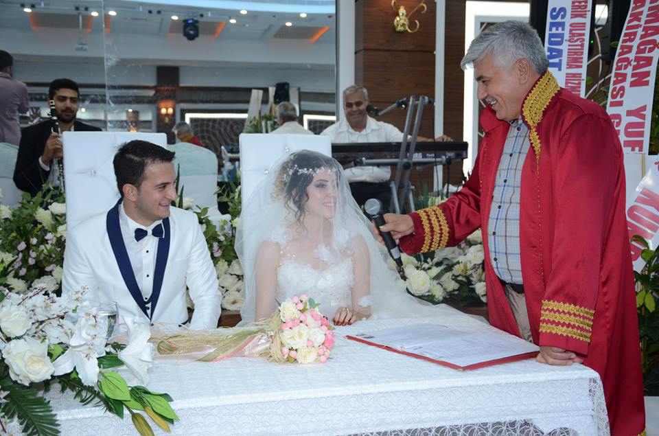 Sedef ve Orkun Çifti Muhteşem bir Düğünle Evlendi