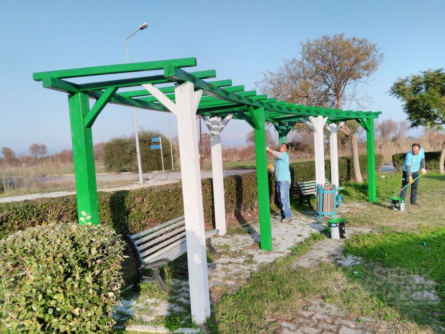 Serik’te parklar bakım ve onarımdan geçiyor