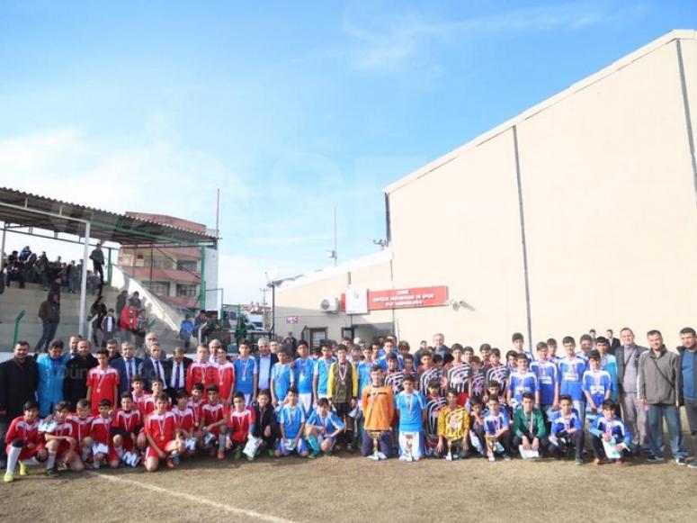 Yıldızlar Futbol Şampiyonu Tekeli Ortaokulu